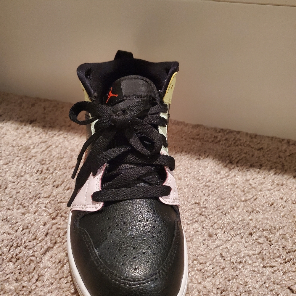 Kids Nike flight sneakers